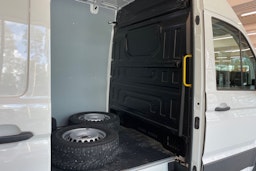 Valkoinen Volkswagen CRAFTER 2022 kuva 21.