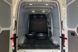 Valkoinen Volkswagen CRAFTER 2022 kuva 22.