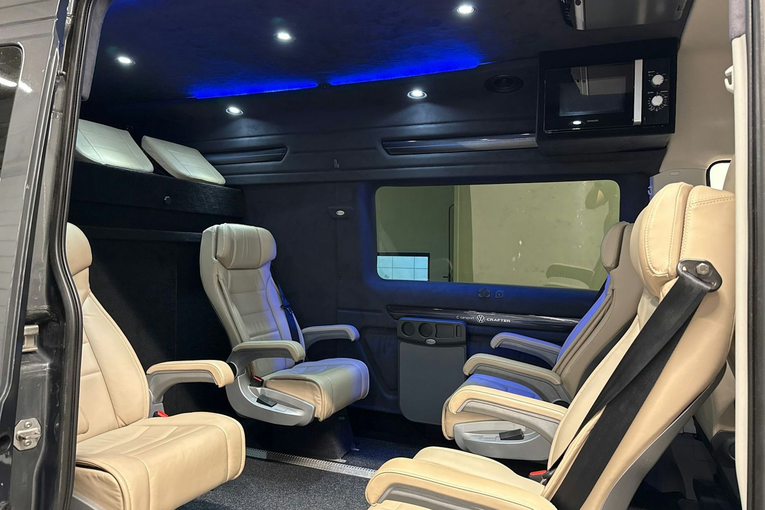 harmaa Volkswagen Crafter 2022 kuva 16.
