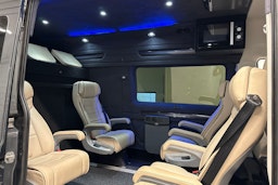 harmaa Volkswagen Crafter 2022 kuva 16.