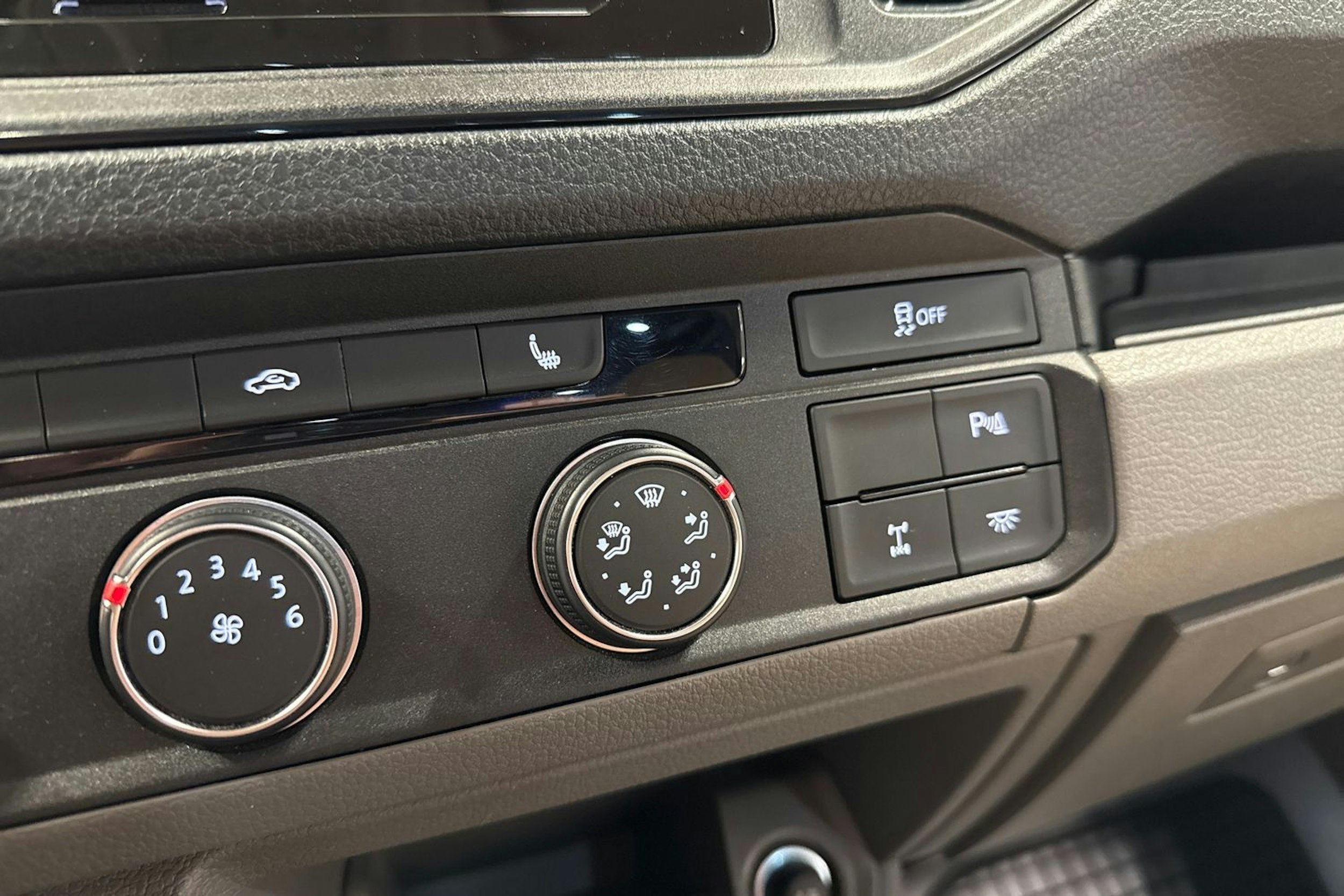 harmaa Volkswagen Crafter 2022 kuva 27.