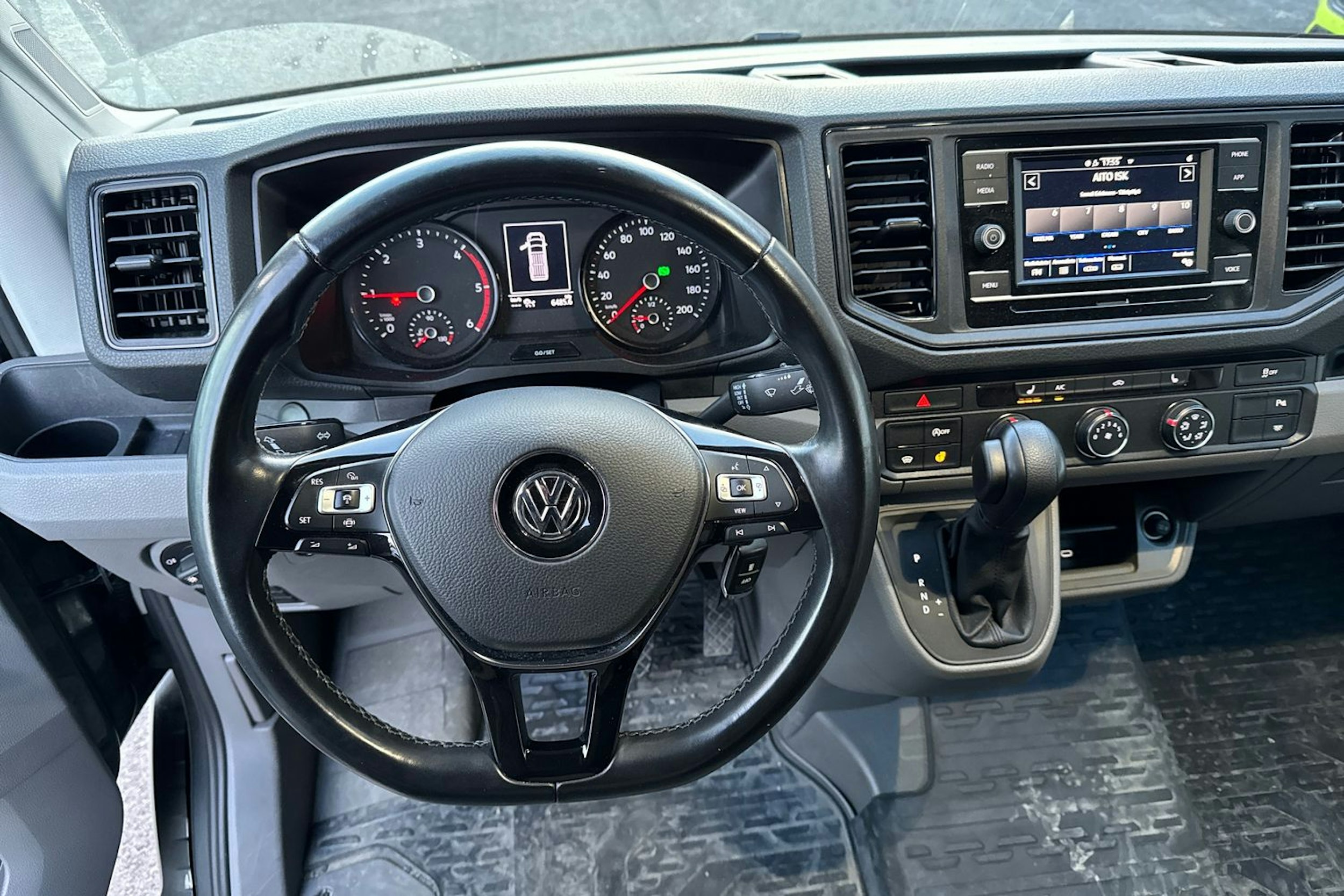 musta Volkswagen Crafter 2022 kuva 4.