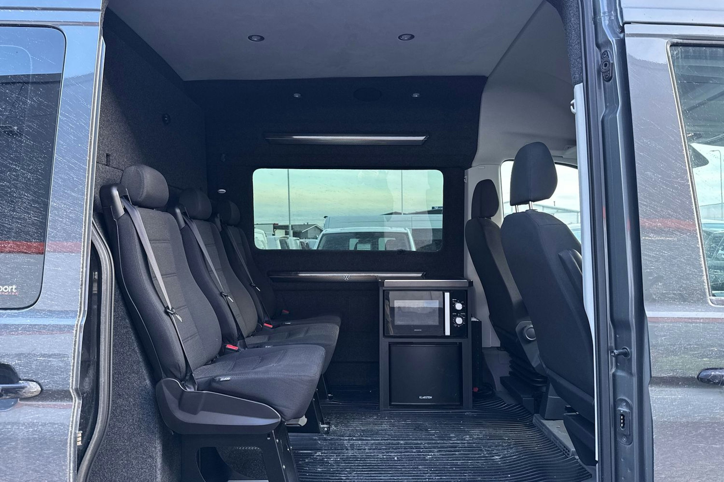 musta Volkswagen Crafter 2022 kuva 5.