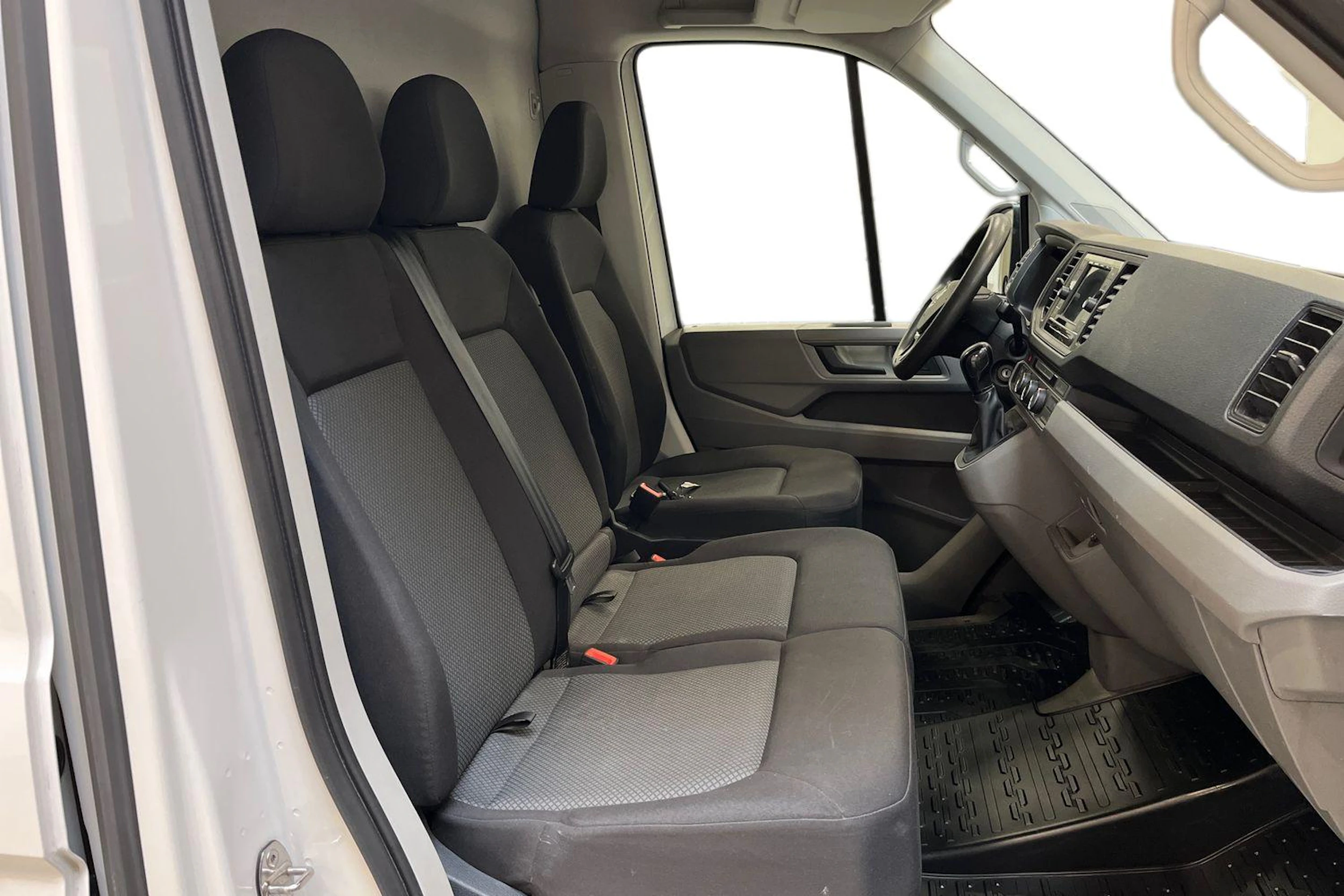 valkoinen Volkswagen Crafter 2022 kuva 11.