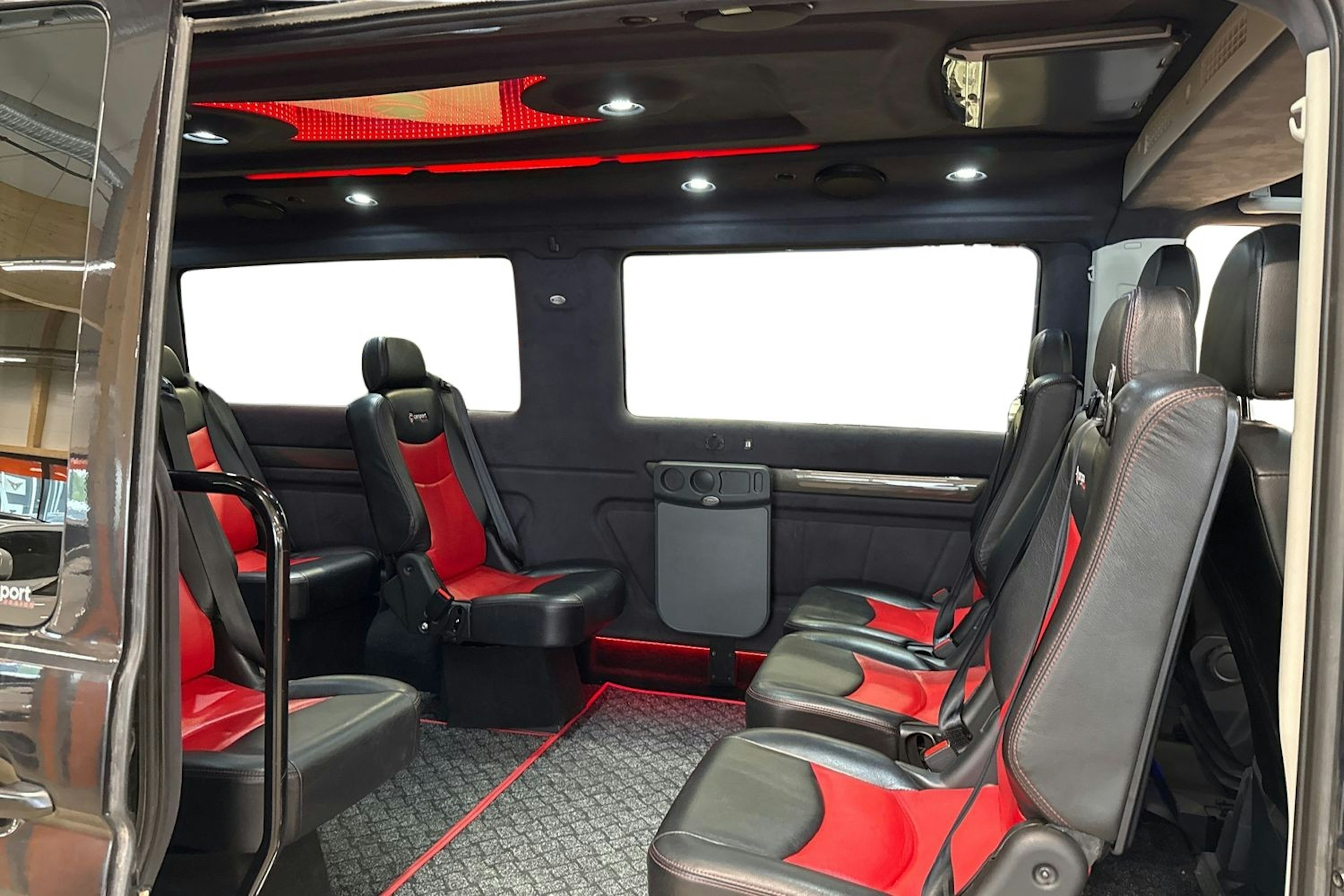 musta Volkswagen Crafter 2022 kuva 3.