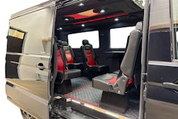 musta Volkswagen Crafter 2022 kuva 10.