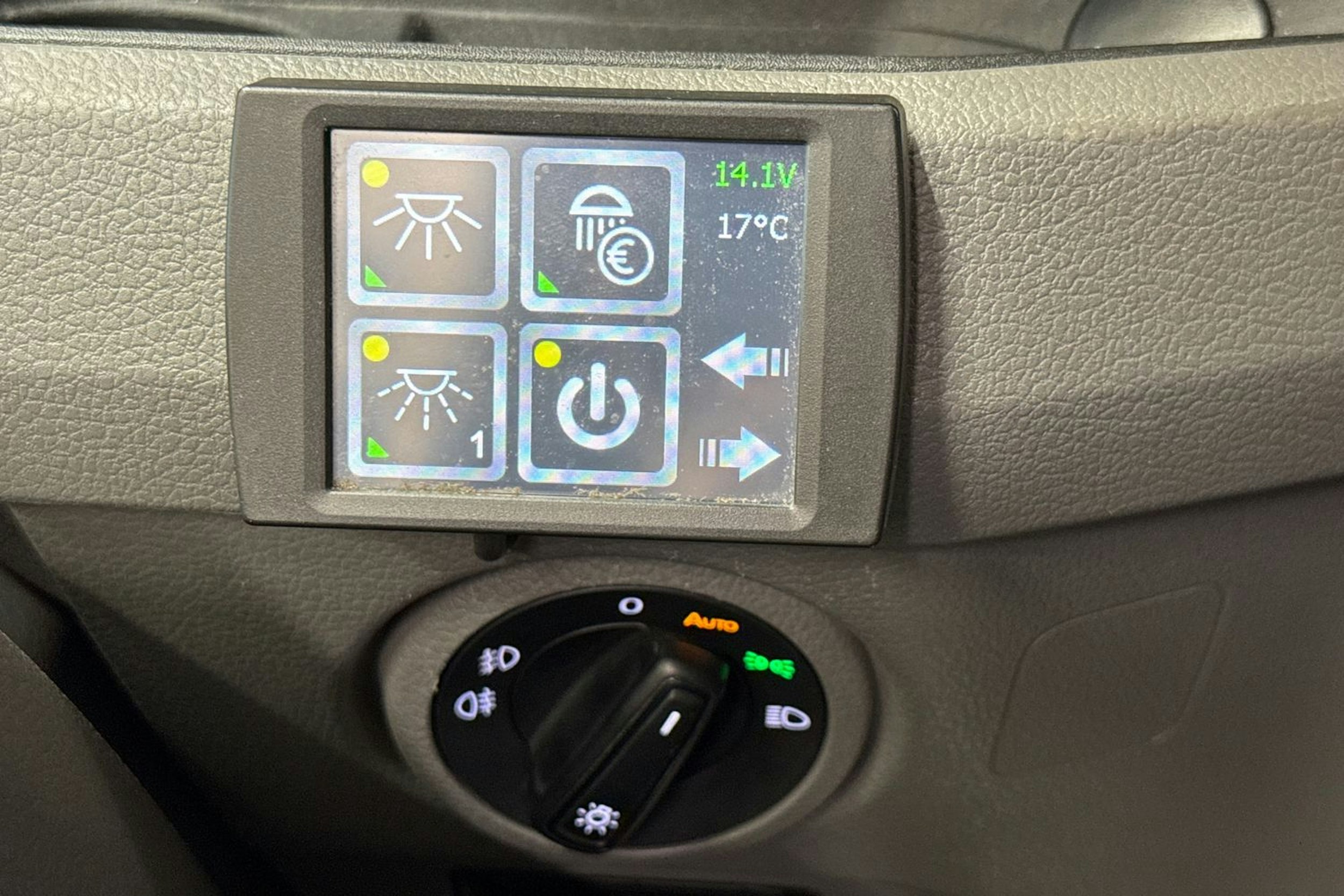 musta Volkswagen Crafter 2022 kuva 21.