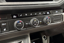 musta Volkswagen Crafter 2022 kuva 28.
