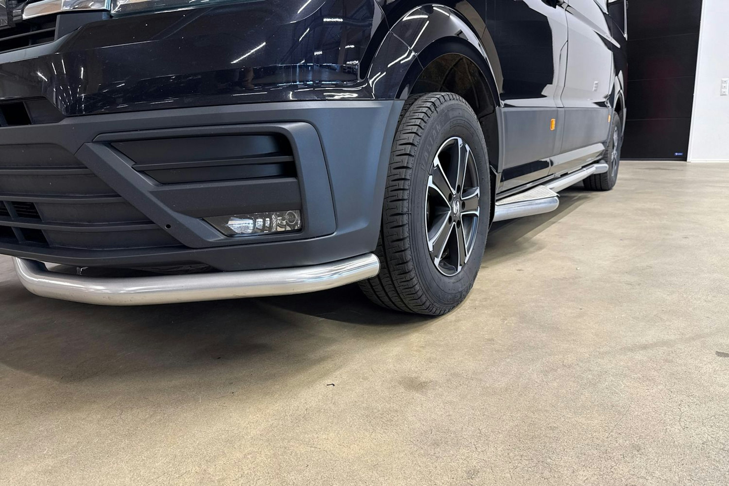 musta Volkswagen Crafter 2022 kuva 34.