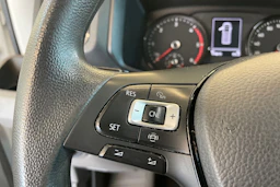 Valkoinen Volkswagen CRAFTER 2022 kuva 14.