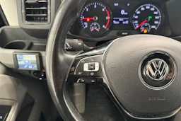 musta Volkswagen Crafter 2022 kuva 11.