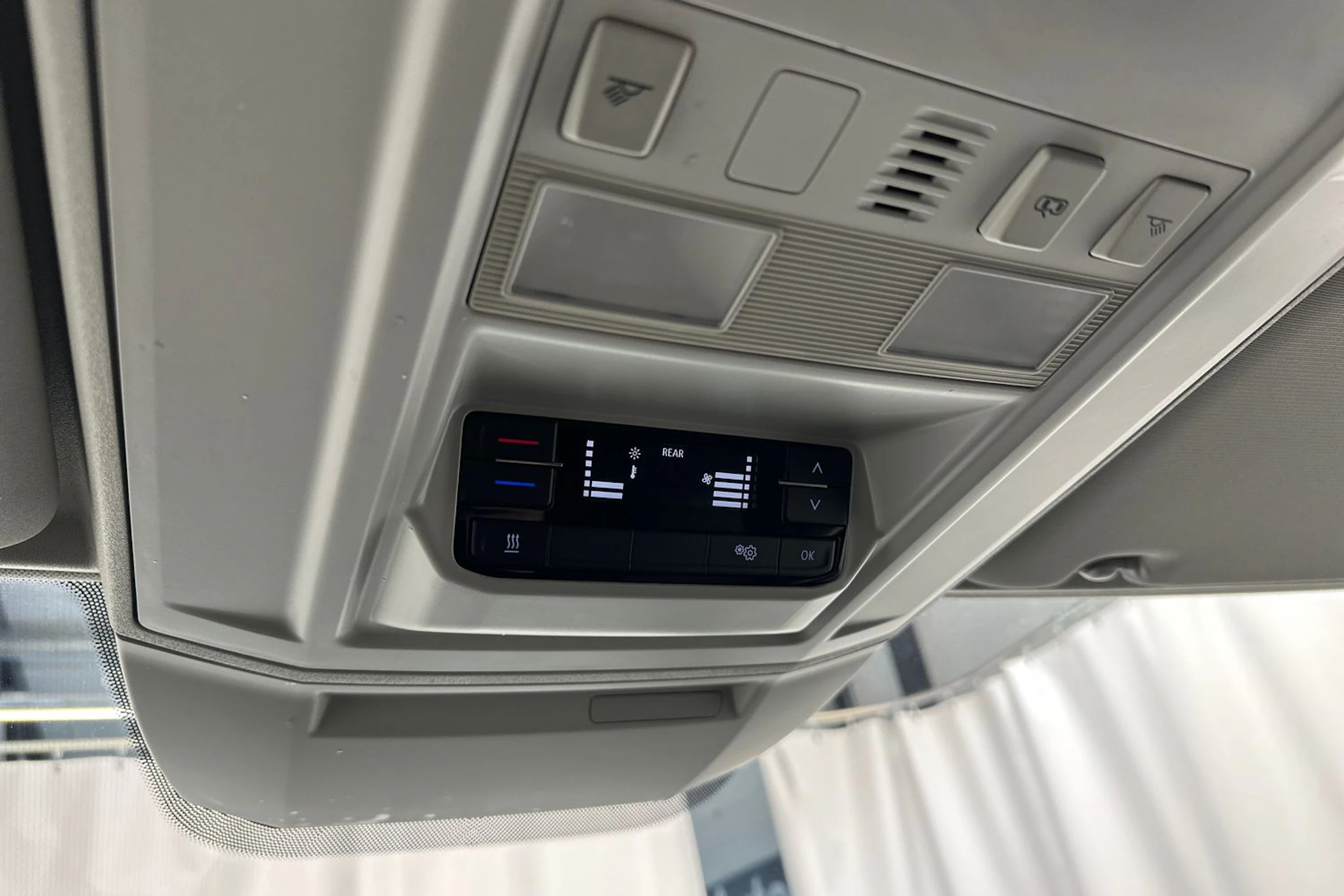 musta Volkswagen Crafter 2022 kuva 20.