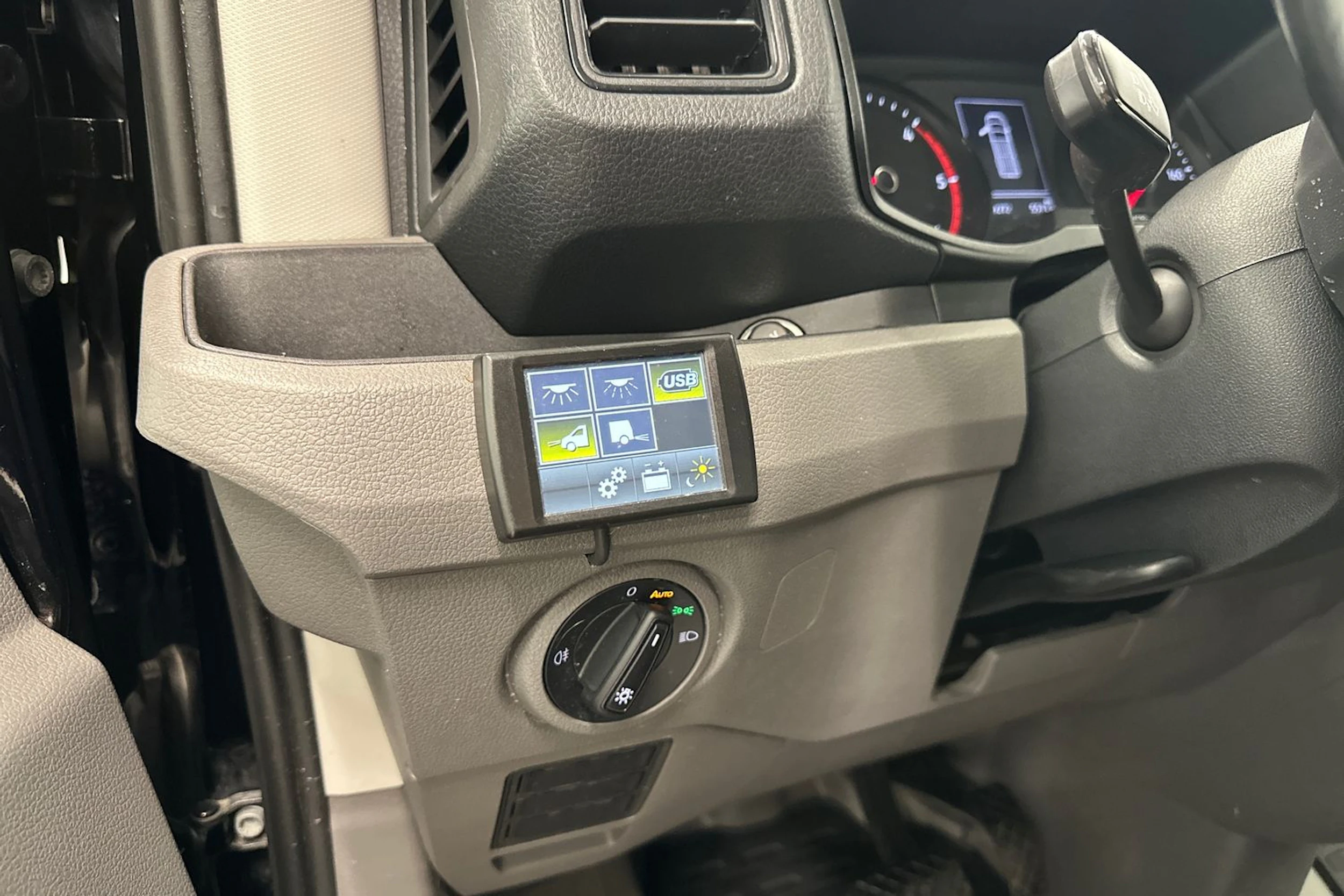 musta Volkswagen Crafter 2022 kuva 21.