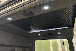 musta Volkswagen Crafter 2022 kuva 25.