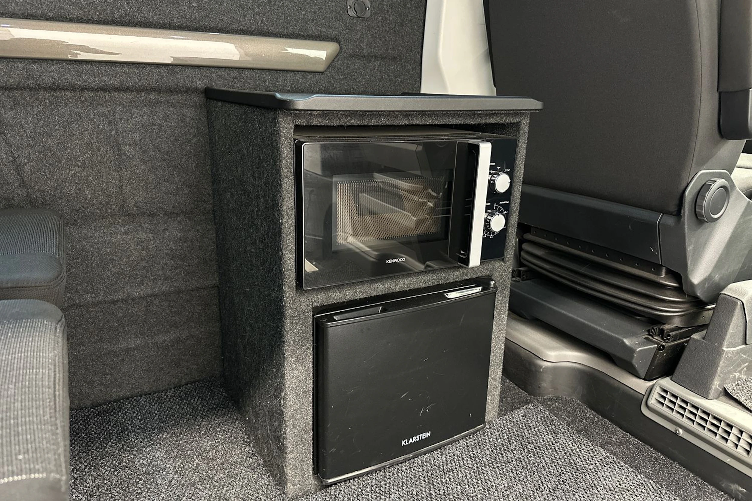 musta Volkswagen Crafter 2022 kuva 26.