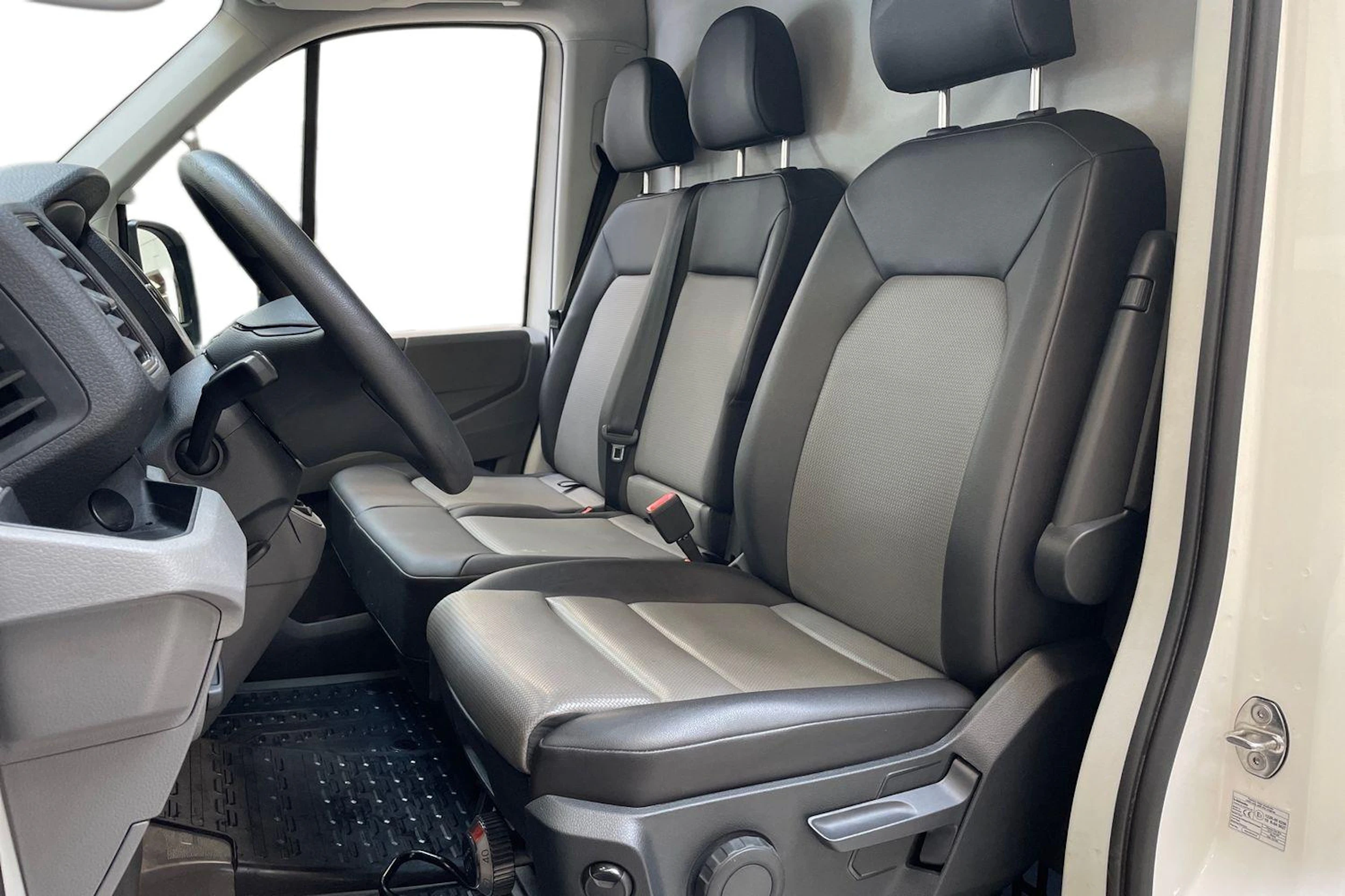 valkoinen Volkswagen Crafter 2023 kuva 9.