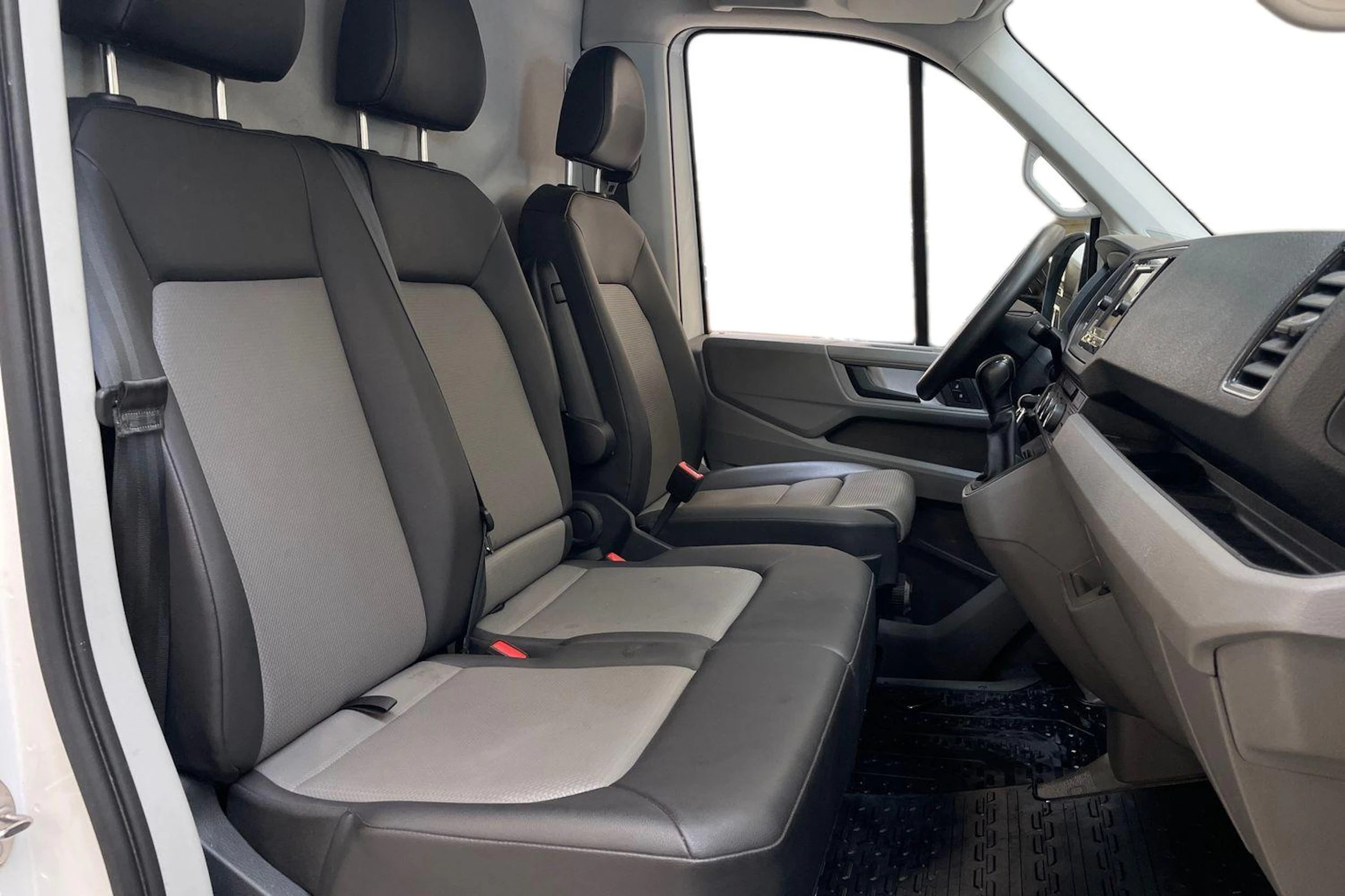 valkoinen Volkswagen Crafter 2023 kuva 11.
