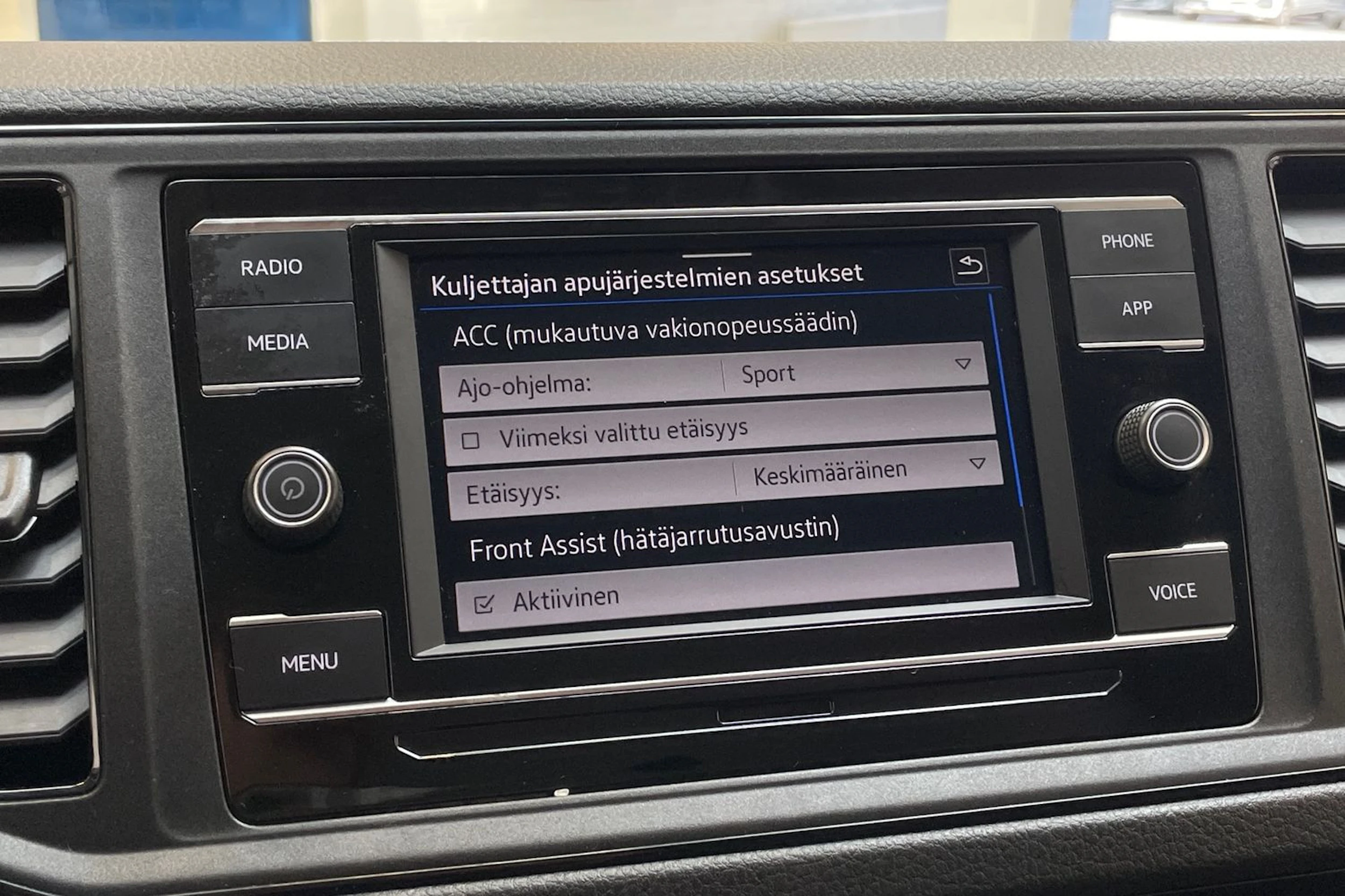 valkoinen Volkswagen Crafter 2023 kuva 26.