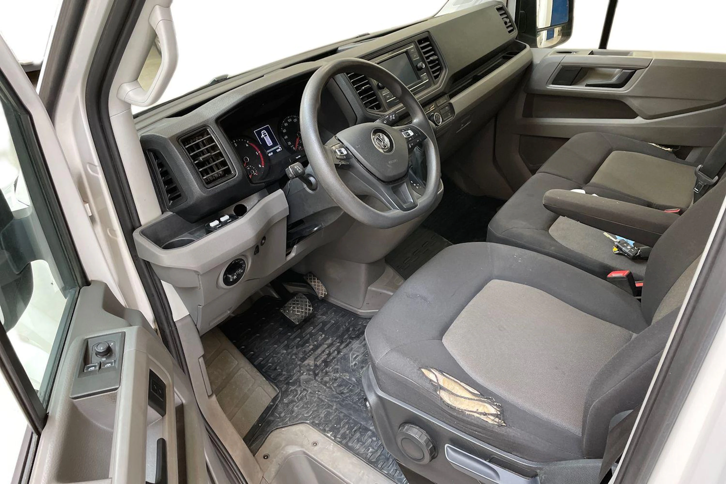 valkoinen Volkswagen Crafter 2023 kuva 3.