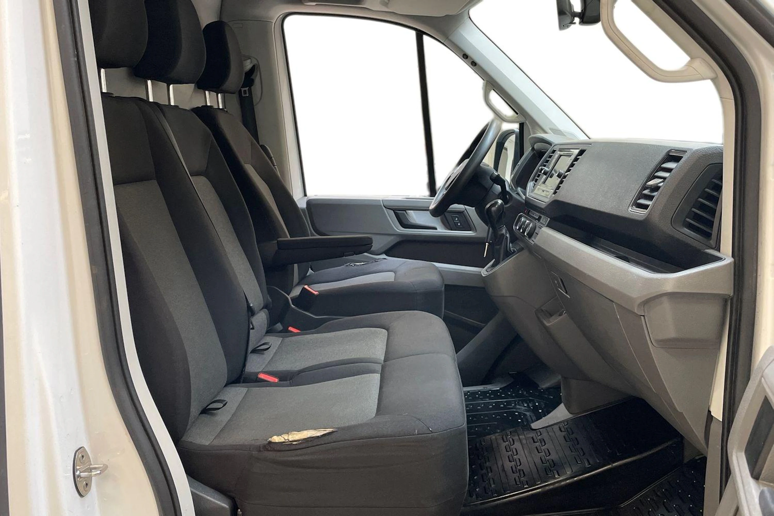 valkoinen Volkswagen Crafter 2023 kuva 11.