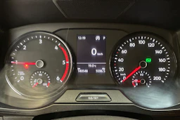 valkoinen Volkswagen Crafter 2023 kuva 19.