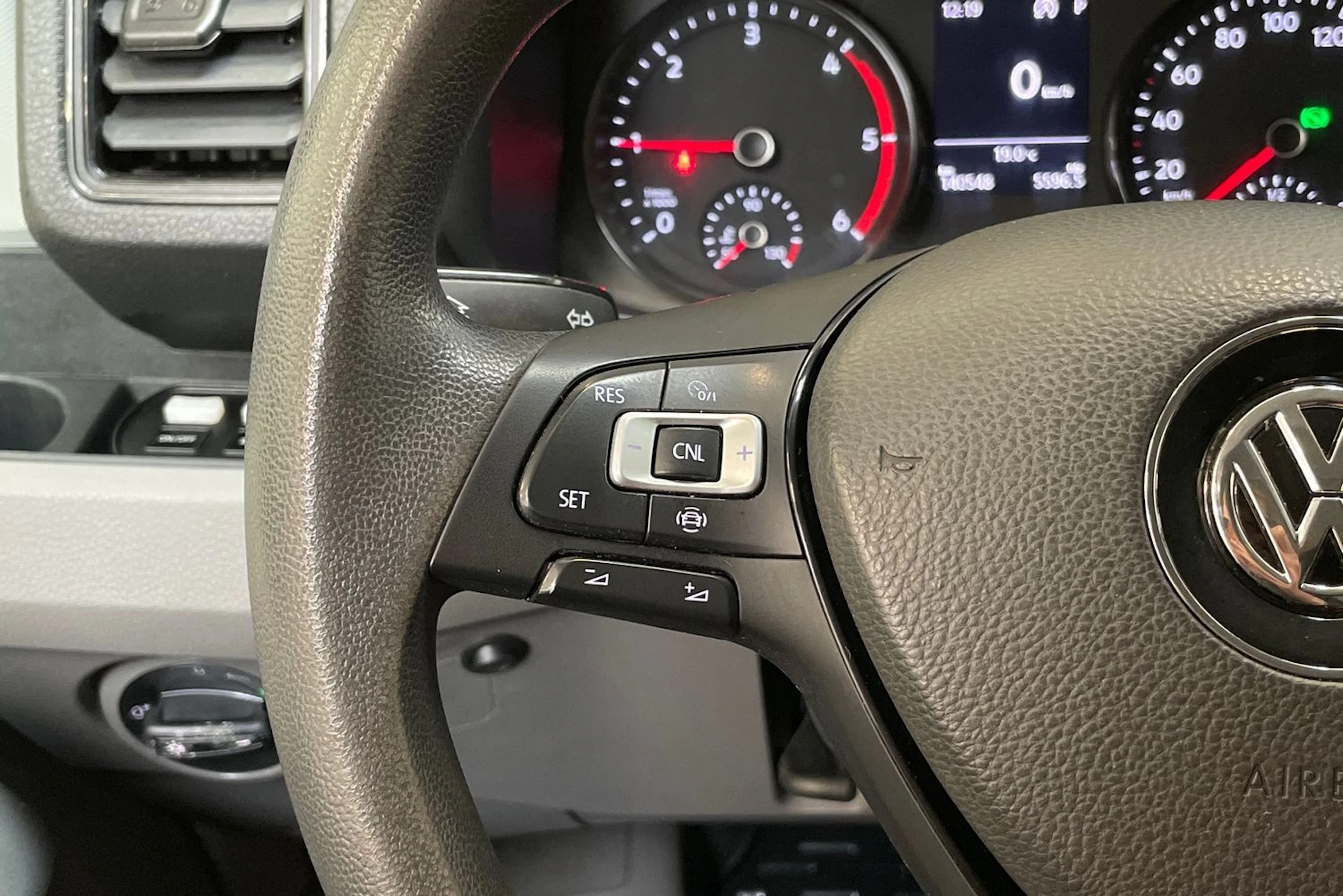 valkoinen Volkswagen Crafter 2023 kuva 20.