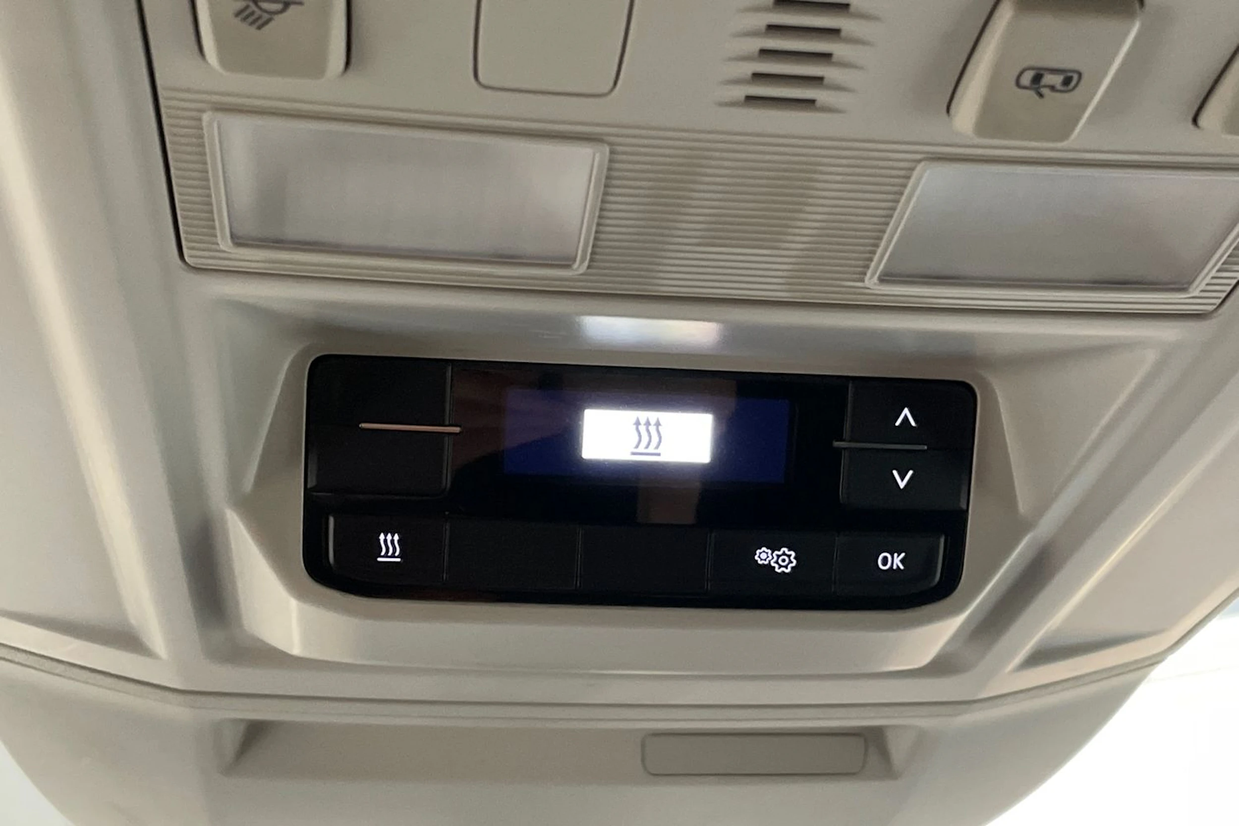 valkoinen Volkswagen Crafter 2023 kuva 24.