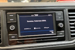 valkoinen Volkswagen Crafter 2023 kuva 26.
