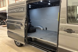 harmaa Volkswagen Crafter 2023 kuva 13.