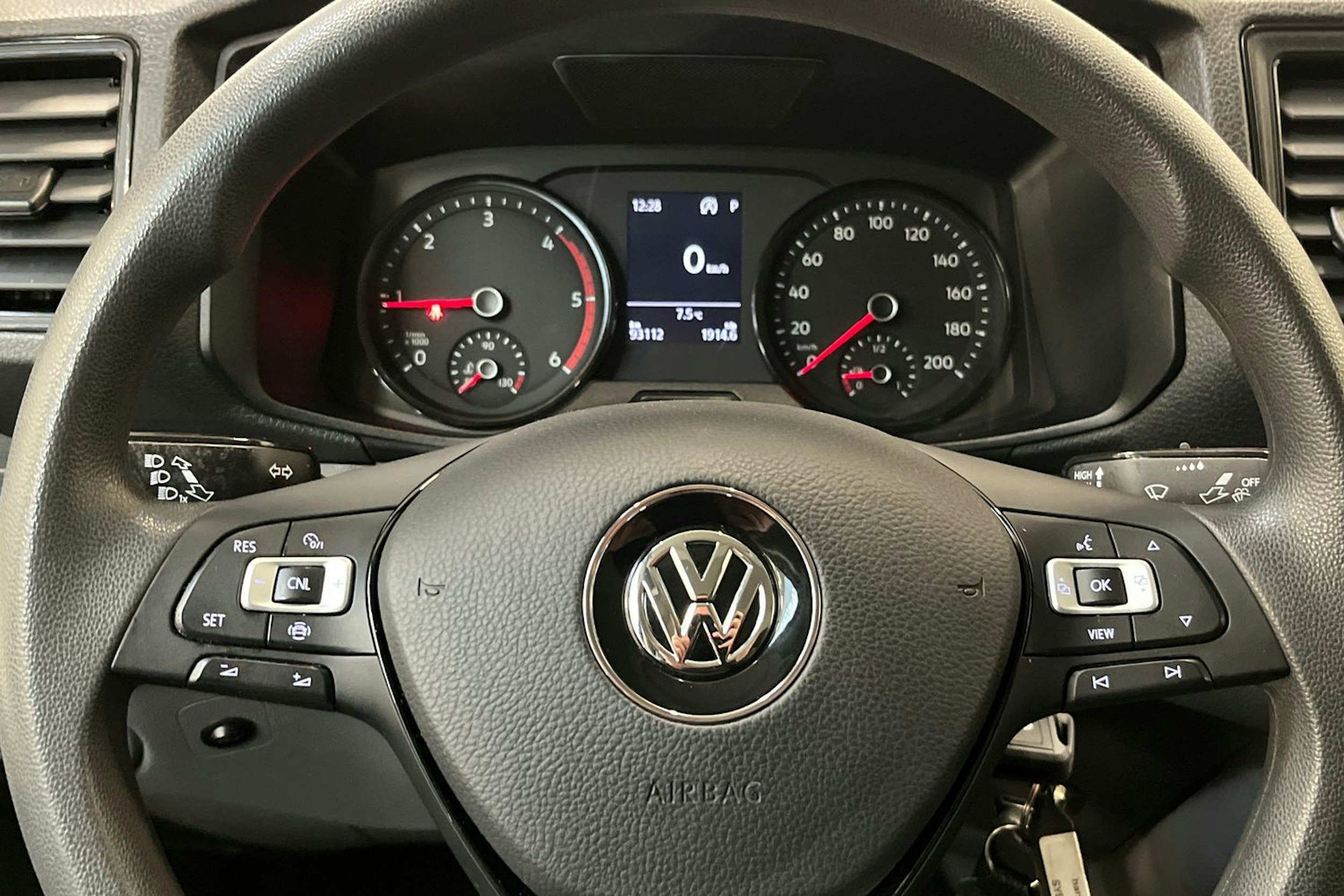 harmaa Volkswagen Crafter 2023 kuva 20.