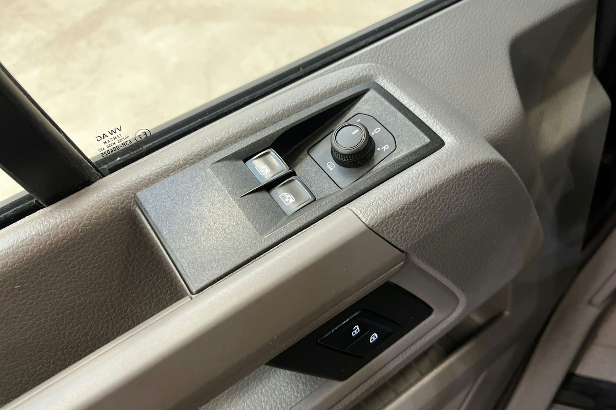 harmaa Volkswagen Crafter 2023 kuva 22.