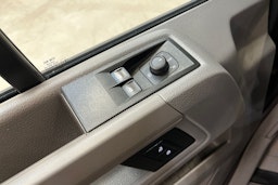 harmaa Volkswagen Crafter 2023 kuva 22.