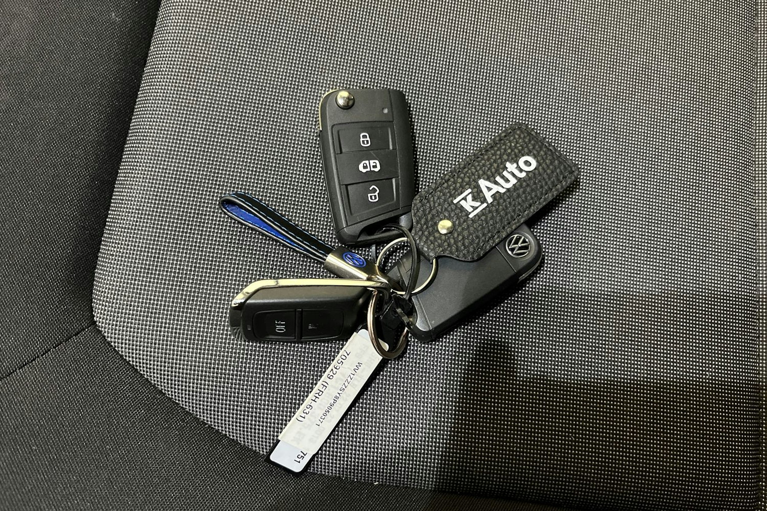 harmaa Volkswagen Crafter 2023 kuva 23.