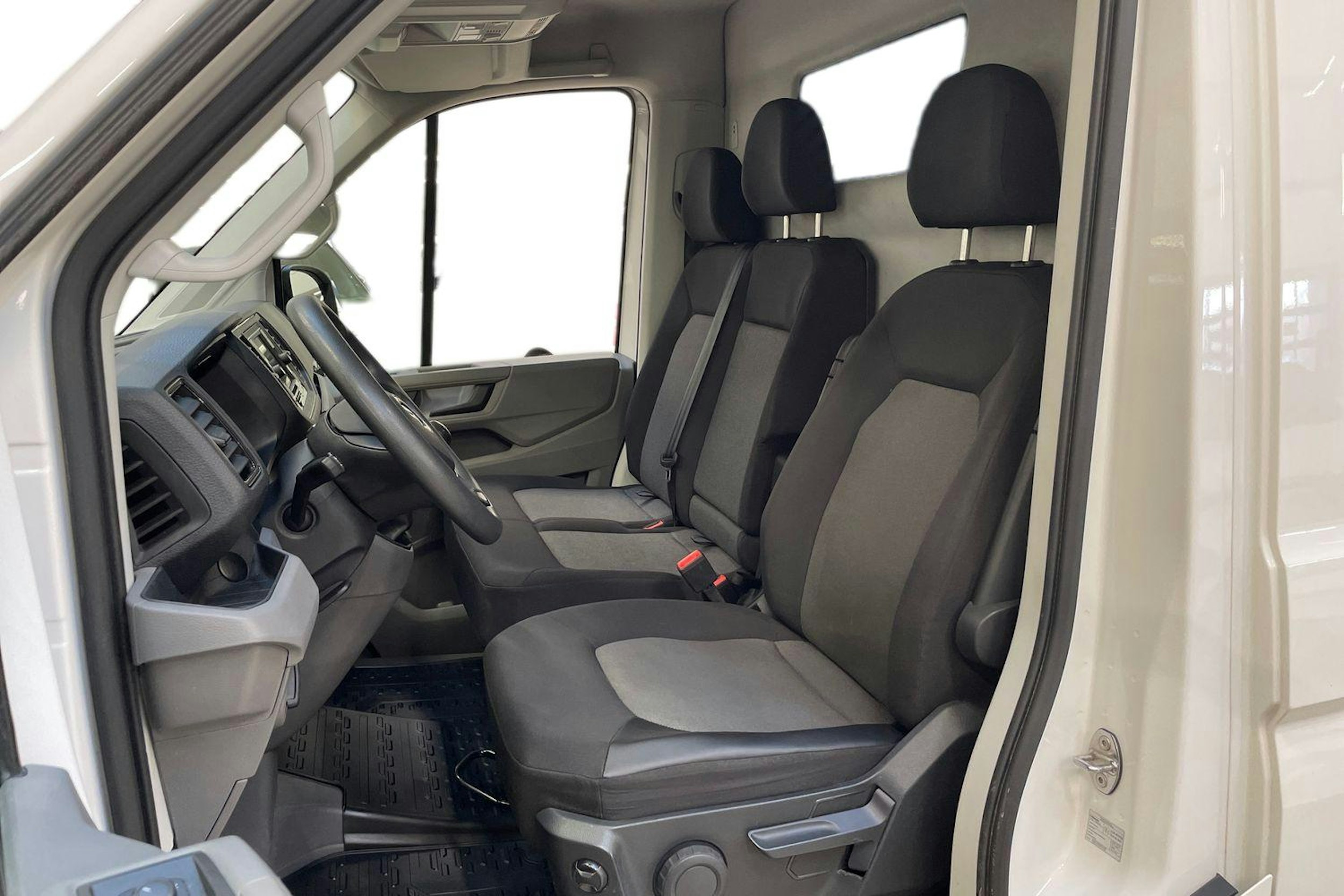 valkoinen Volkswagen Crafter 2023 kuva 8.