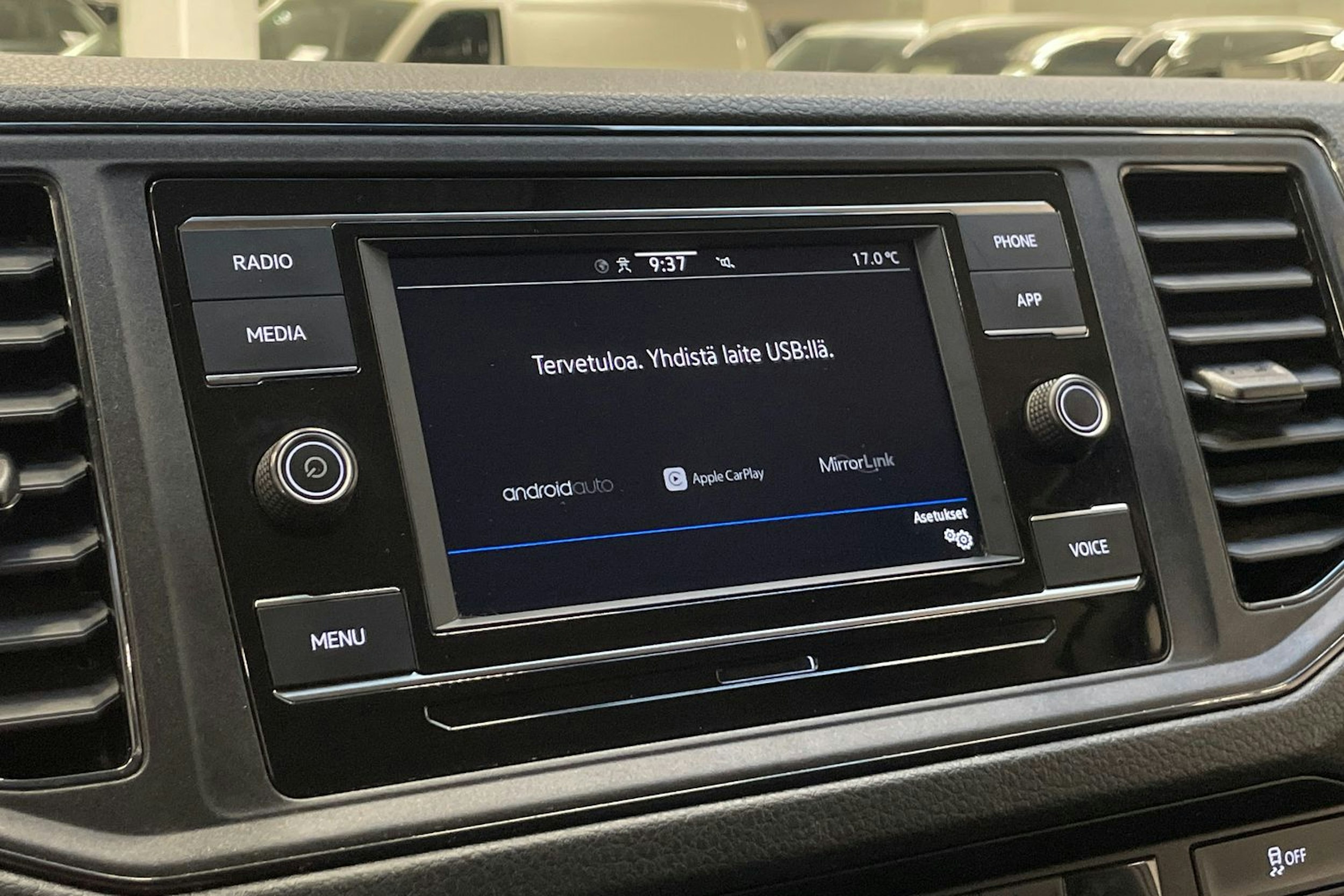 valkoinen Volkswagen Crafter 2023 kuva 25.