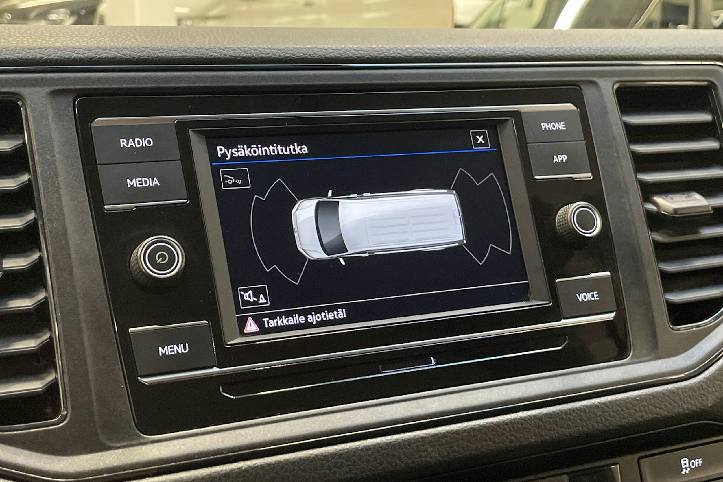 valkoinen Volkswagen Crafter 2023 kuva 27.