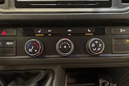 valkoinen Volkswagen Crafter 2023 kuva 28.