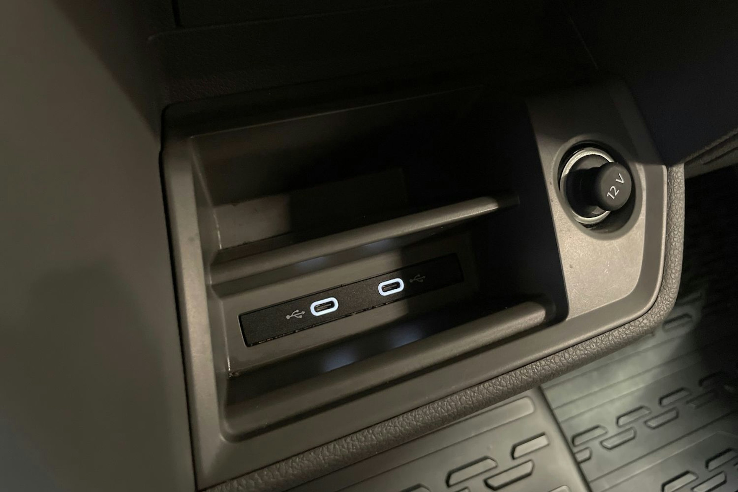 valkoinen Volkswagen Crafter 2023 kuva 31.