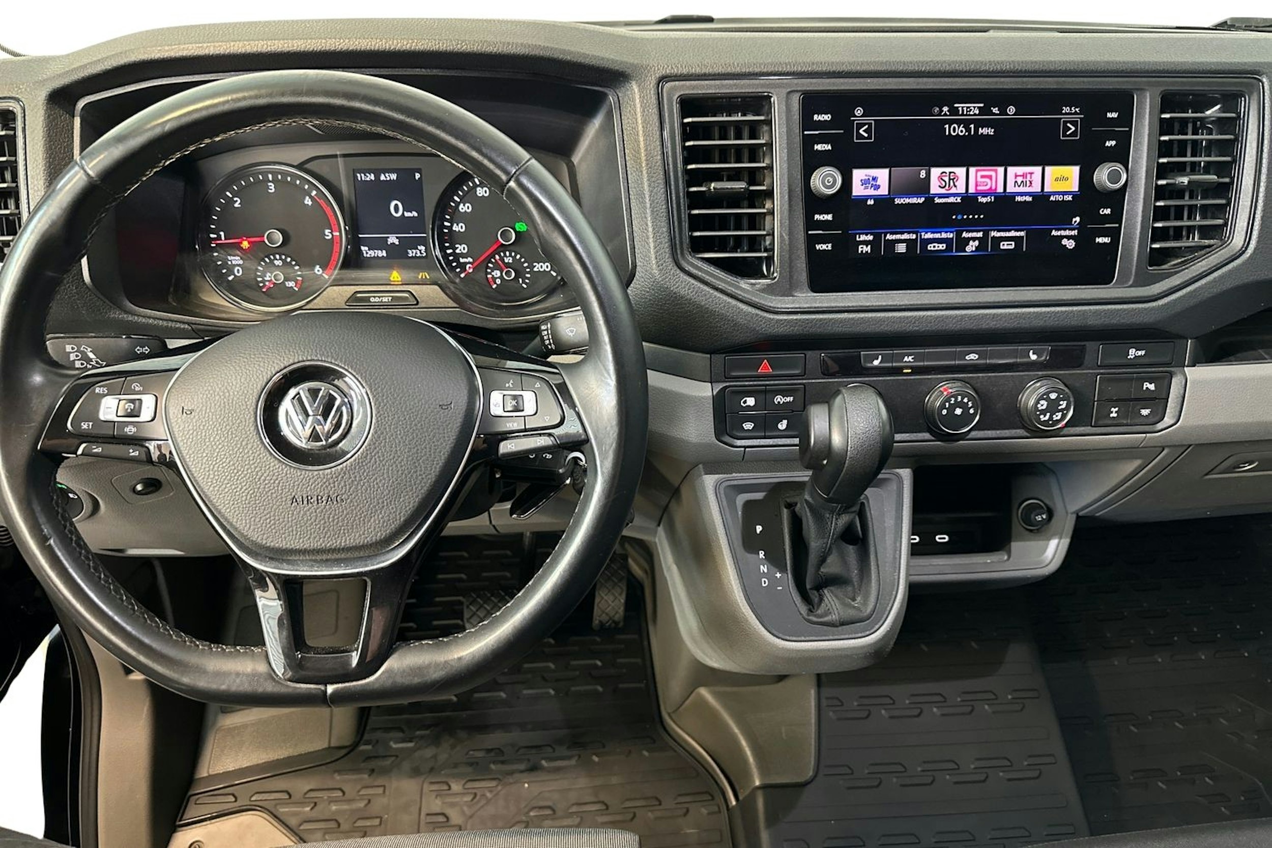 musta Volkswagen Crafter 2023 kuva 13.