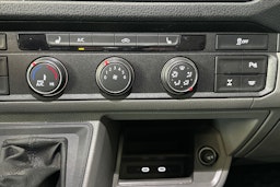 musta Volkswagen Crafter 2023 kuva 21.