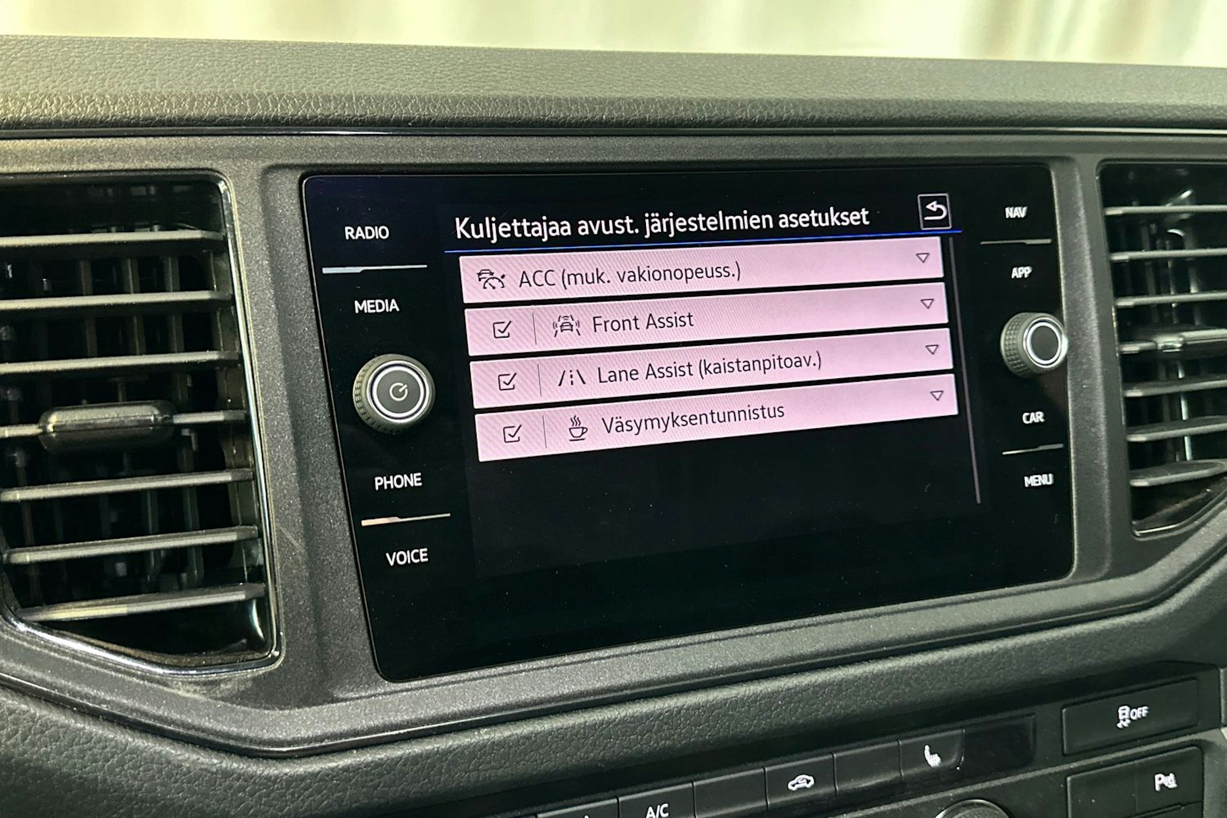 musta Volkswagen Crafter 2023 kuva 22.