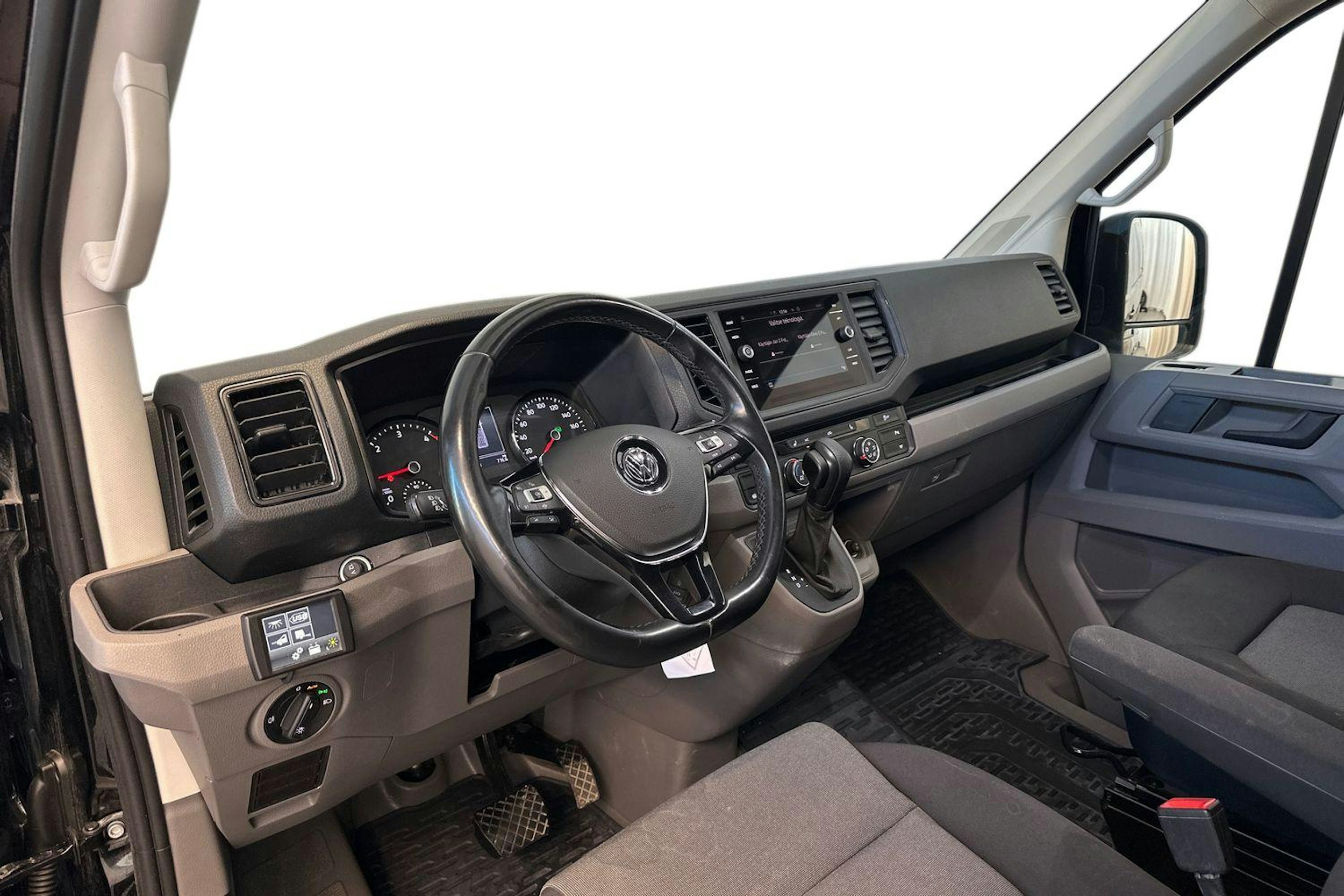 musta Volkswagen Crafter 2023 kuva 7.