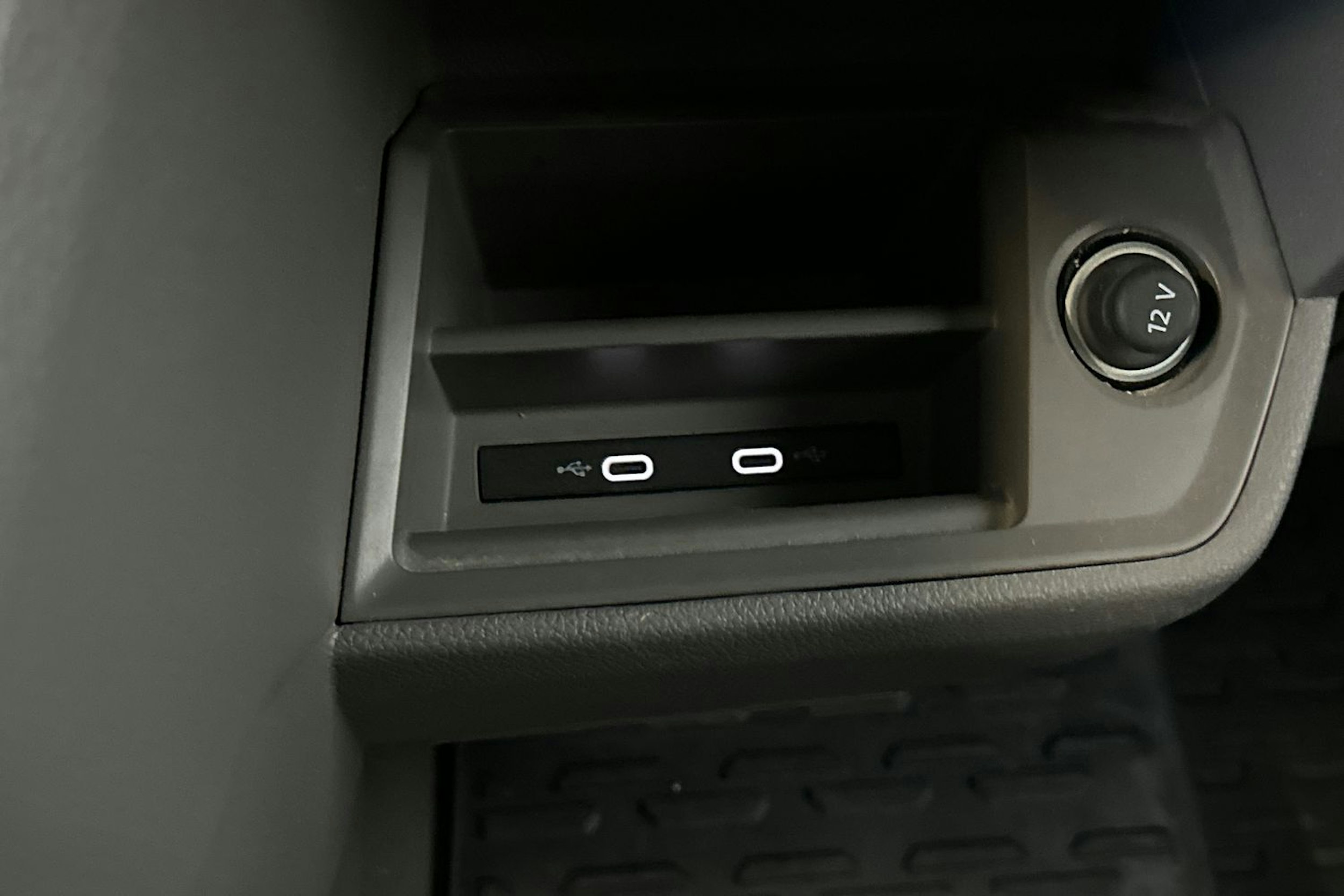 musta Volkswagen Crafter 2023 kuva 27.