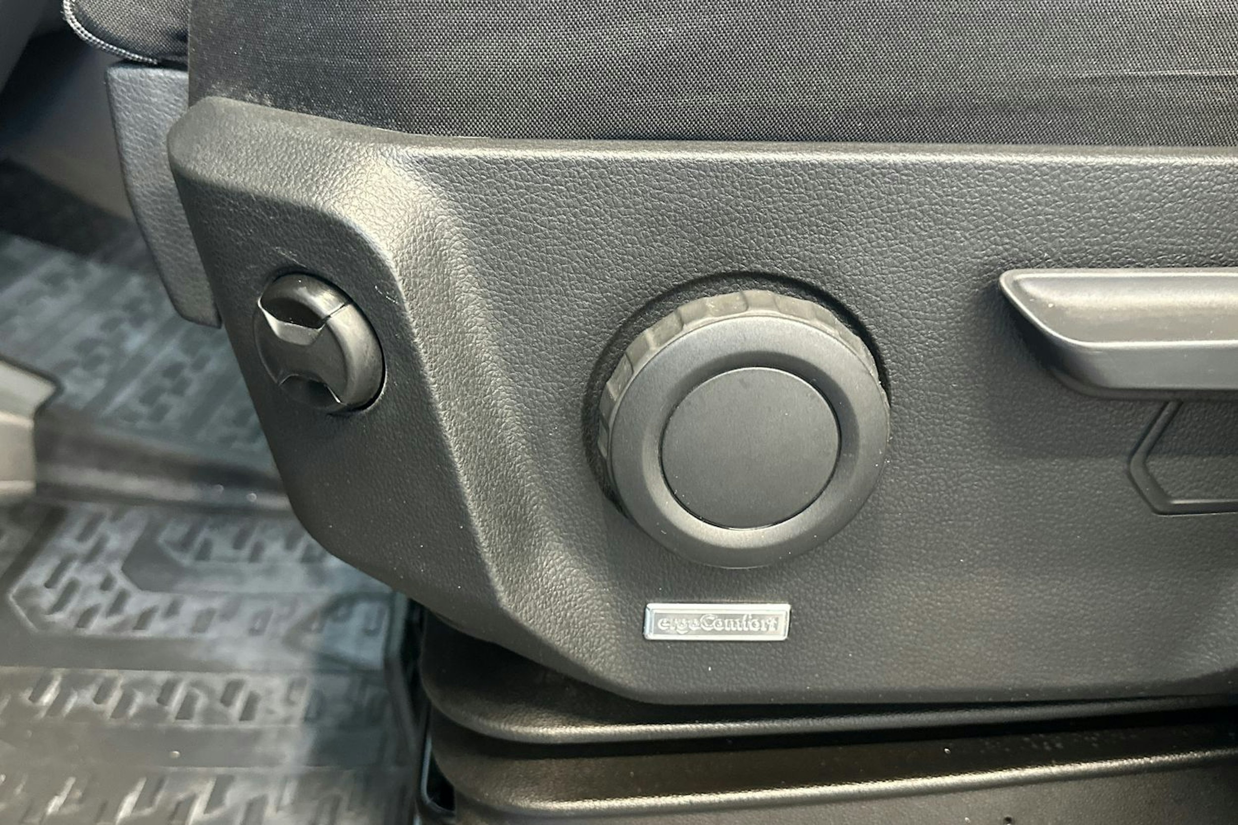 musta Volkswagen Crafter 2023 kuva 28.