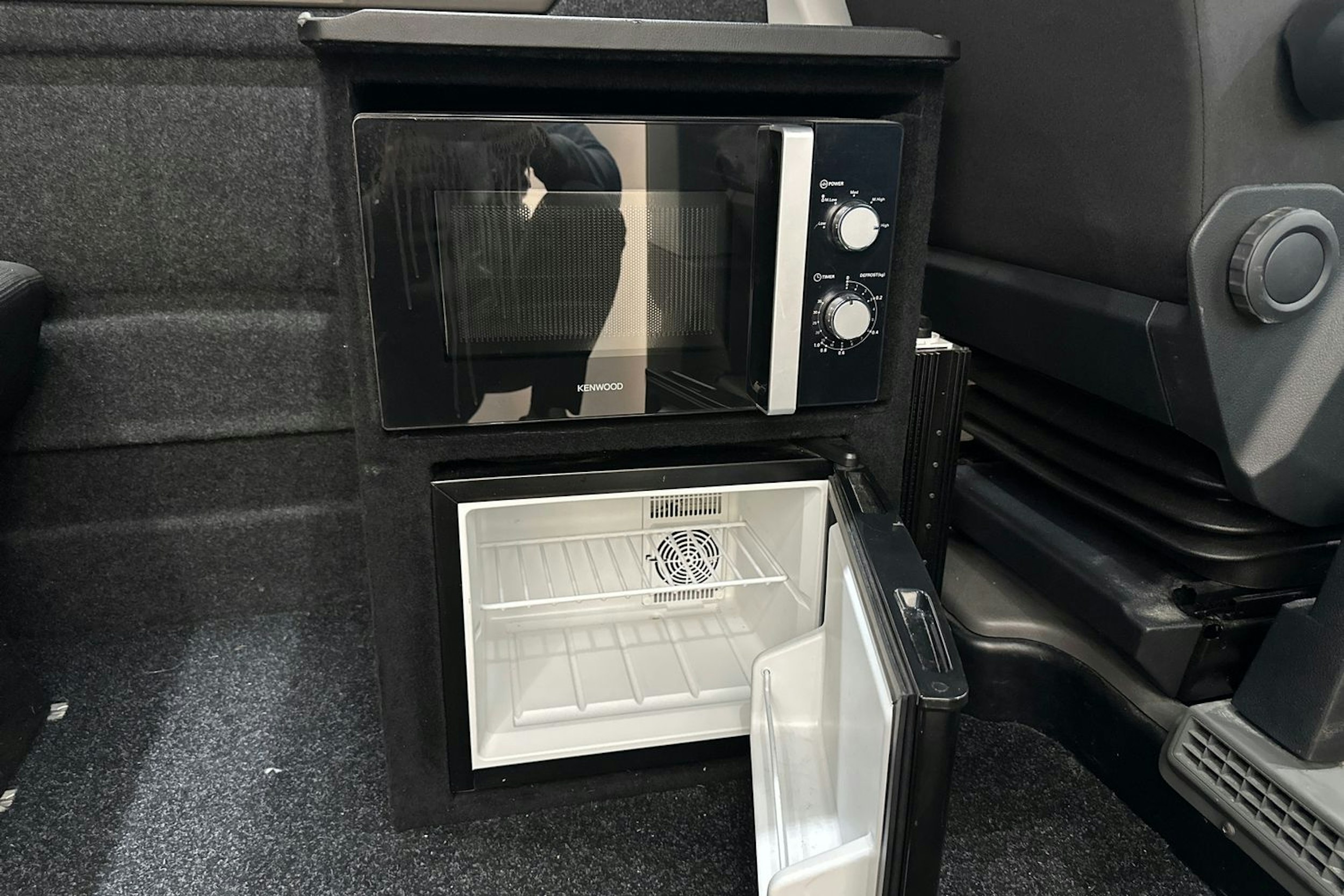 musta Volkswagen Crafter 2023 kuva 32.