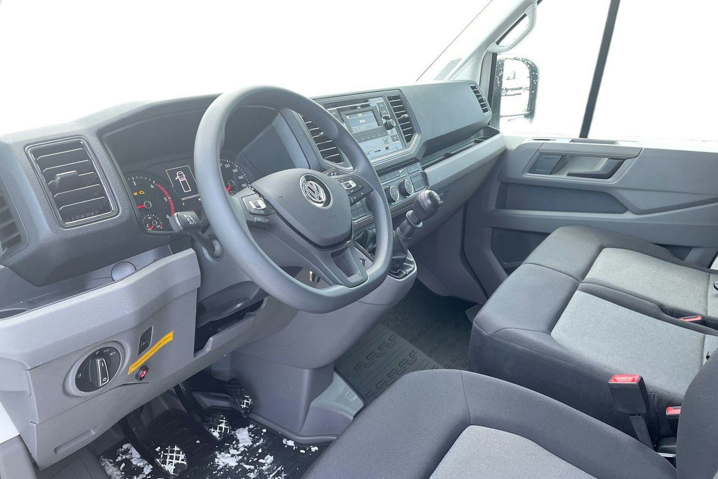 valkoinen Volkswagen Crafter 2023 kuva 6.