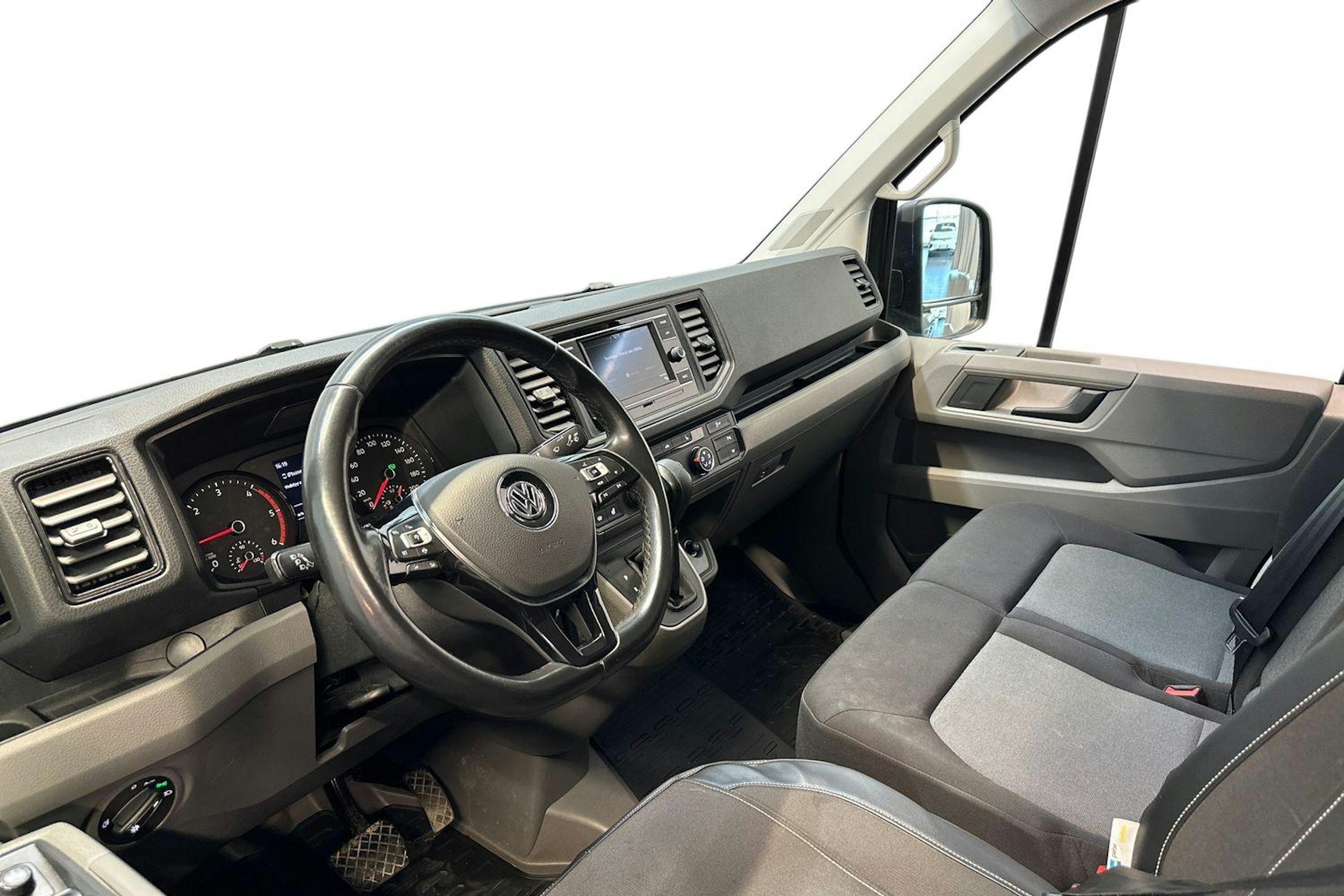 harmaa Volkswagen Crafter 2023 kuva 8.