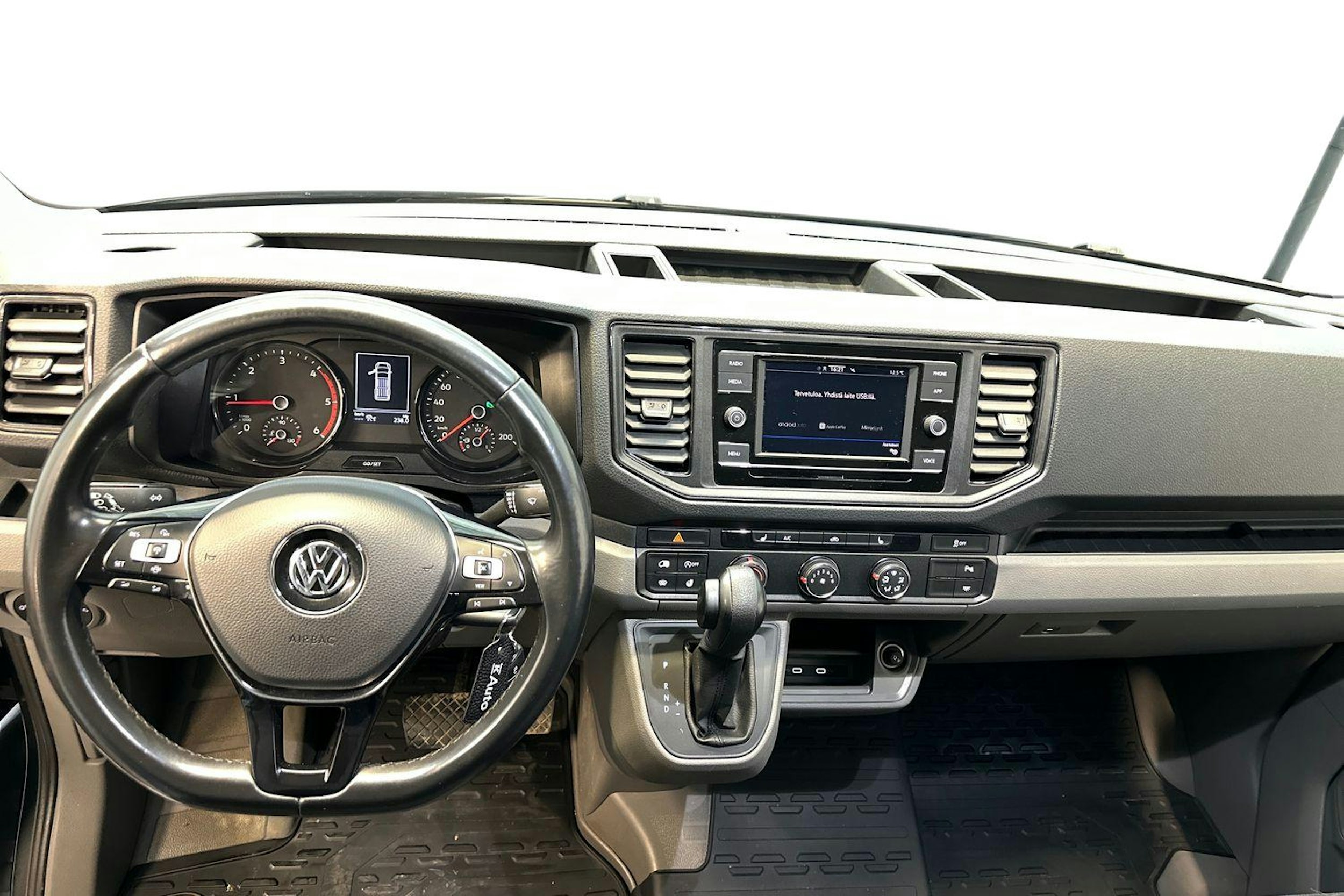 harmaa Volkswagen Crafter 2023 kuva 11.
