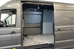 harmaa Volkswagen Crafter 2023 kuva 12.