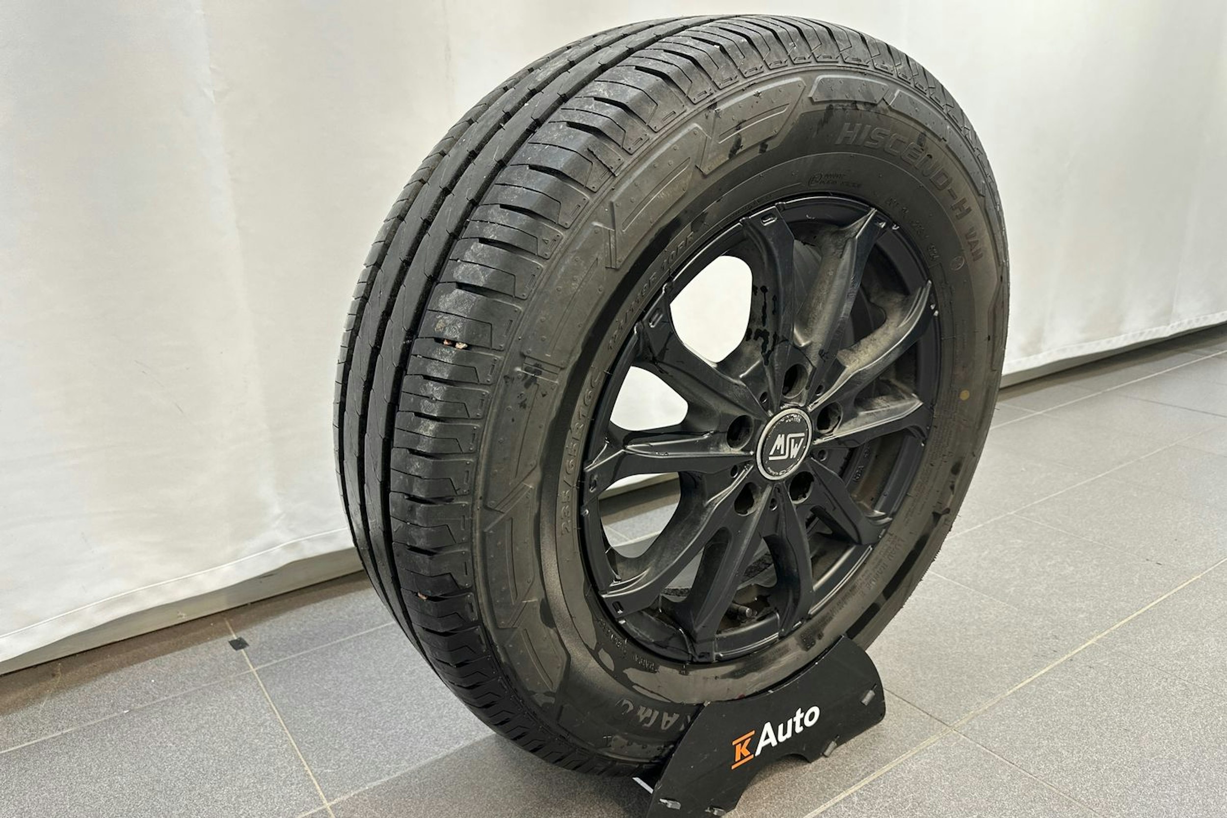 harmaa Volkswagen Crafter 2023 kuva 16.